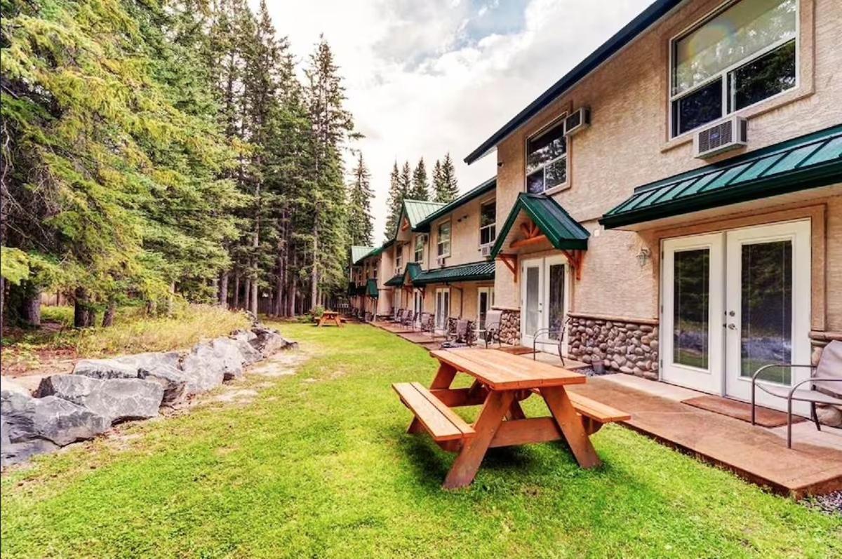 Banff Wood Lodge Canmore Exterior foto